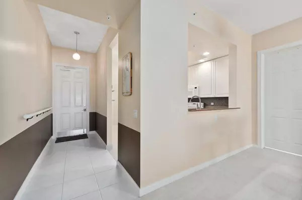 34 W Harbour Isle DR Ph02, Hutchinson Island, FL 34949