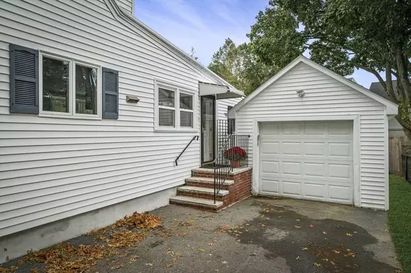 14 Arnold Rd, Peabody, MA 01960