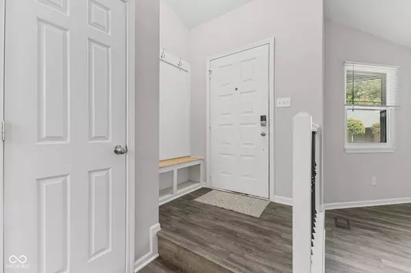 10916 Geist Woods North DR, Indianapolis, IN 46256