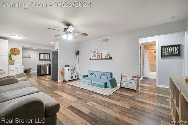 6078 FREEDOM Lane, Flint, MI 48506