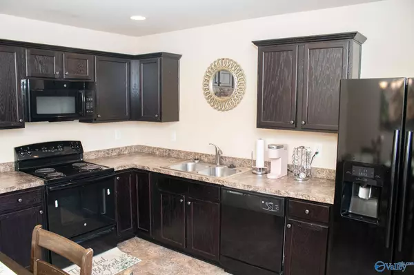 207 Valleyside Drive, Huntsville, AL 35810