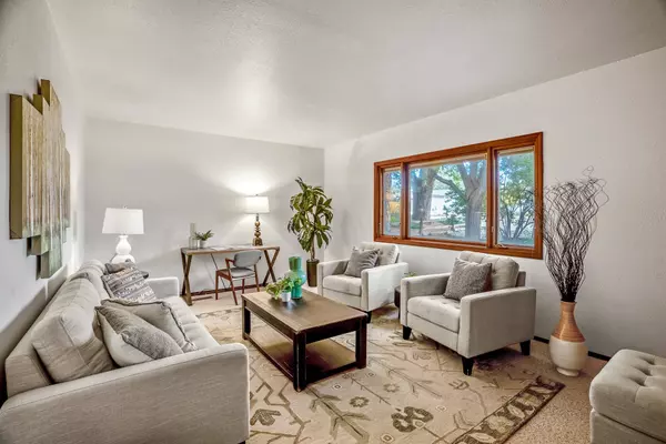 463 Ridgecrest AVE, White Rock, NM 87547