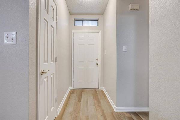 111 Paula Drive, Joshua, TX 76058