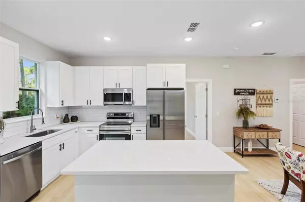 1620 9TH AVE, Deland, FL 32724