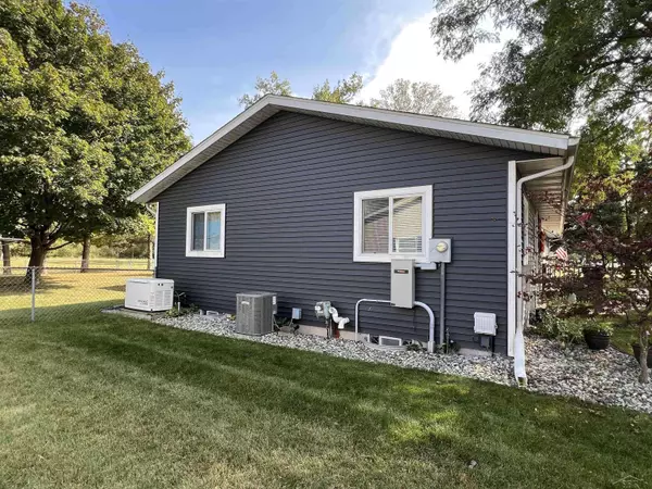 215 S Cass Street, Standish, MI 48658