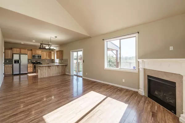 675 S Taylor Ct, Molalla, OR 97038-7411