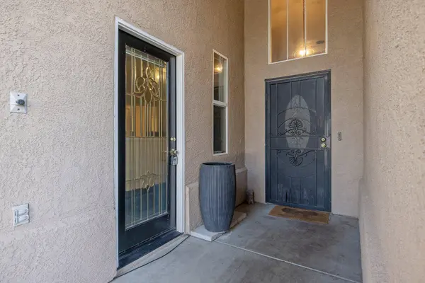 1425 E Sunnyside Avenue, Visalia, CA 93292