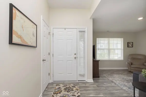 10242 Falls Canyon LN, Indianapolis, IN 46229