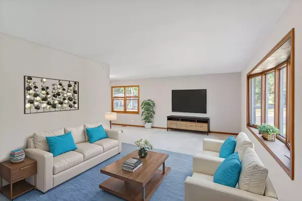 2160 Mulberry DR, West Chicago, IL 60185