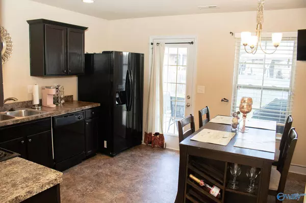 207 Valleyside Drive, Huntsville, AL 35810