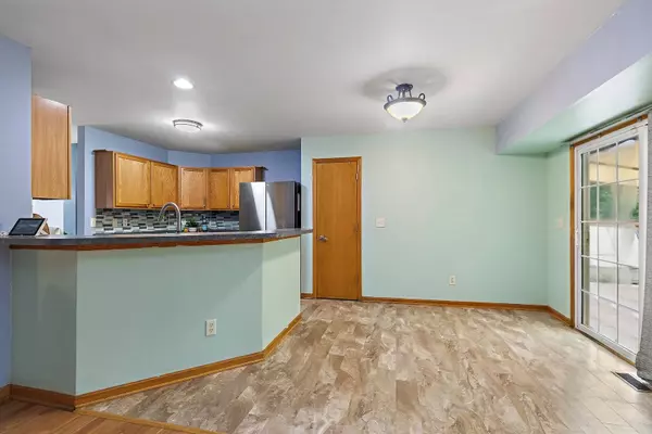 3321 Basswood LN, Dekalb, IL 60115