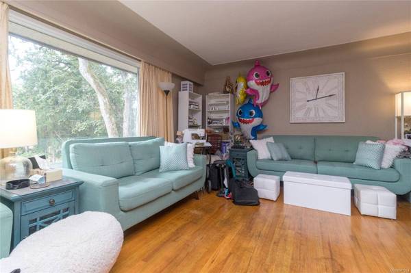 762 Genevieve Rd, Saanich, BC V8X 3R5