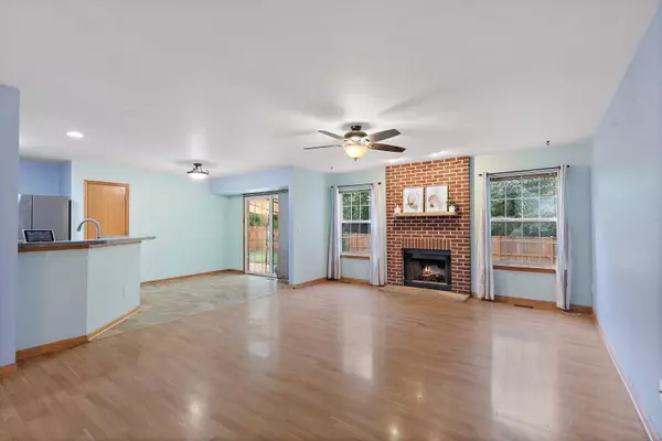 3321 Basswood LN, Dekalb, IL 60115