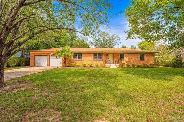 3600 De Loach, Pensacola, FL 32514