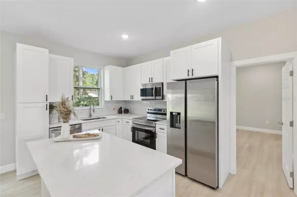 1620 9TH AVE, Deland, FL 32724