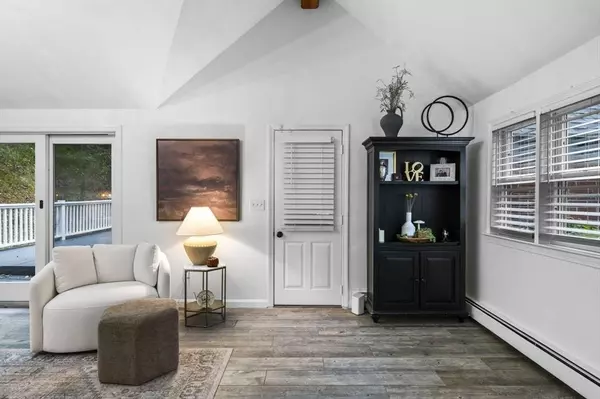 184 Perkins Row, Topsfield, MA 01983