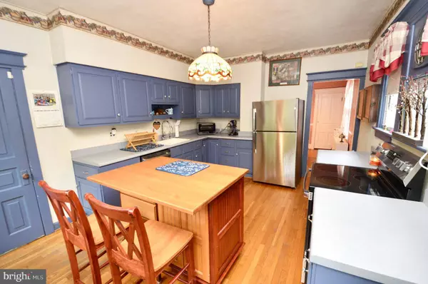 319 TRENTON AVE, Laurel Springs, NJ 08021