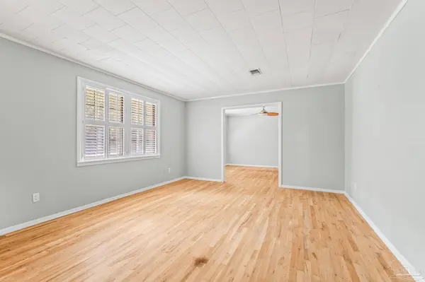 3600 De Loach, Pensacola, FL 32514