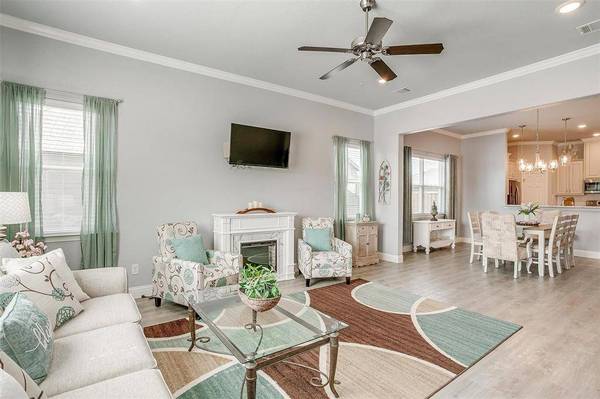 624 Adeline Drive, Burleson, TX 76028