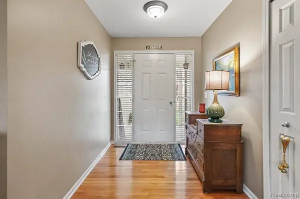 821 DEWARS Street, Howell, MI 48843