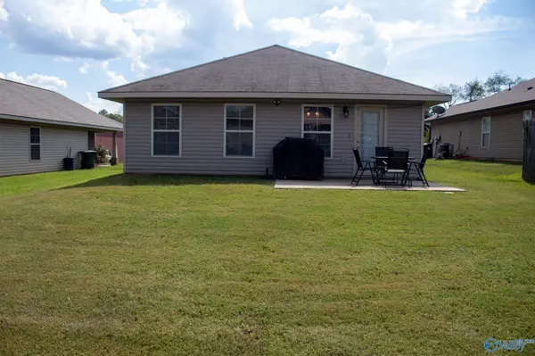 207 Valleyside Drive, Huntsville, AL 35810