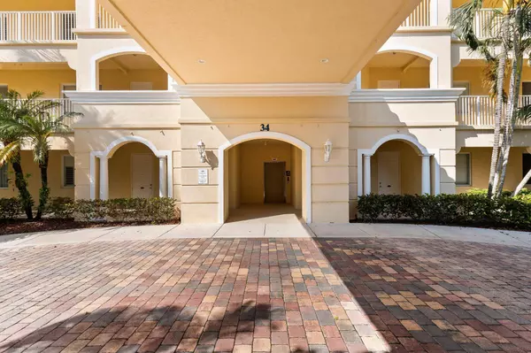 34 W Harbour Isle DR Ph02, Hutchinson Island, FL 34949