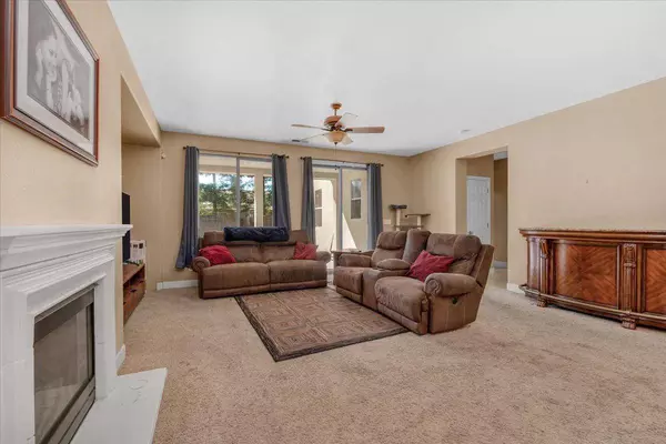 5911 W Donner Avenue, Fresno, CA 93722