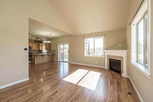 675 S Taylor Ct, Molalla, OR 97038-7411