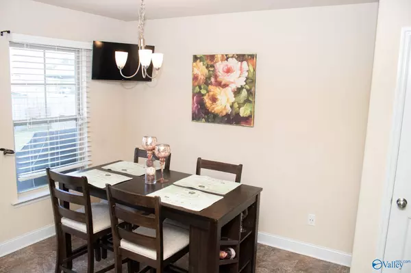 207 Valleyside Drive, Huntsville, AL 35810