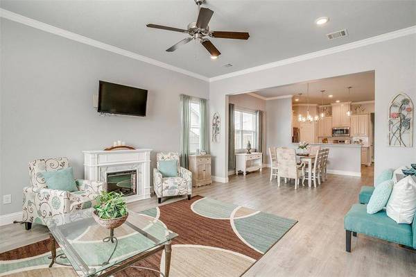 624 Adeline Drive, Burleson, TX 76028