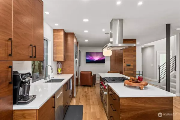 11216 NE 106th Place, Kirkland, WA 98033