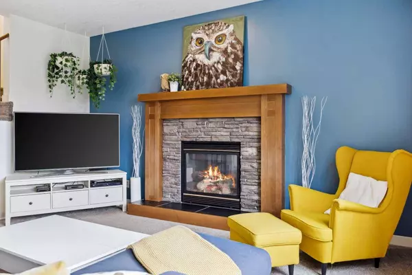 59 Elgin Estates HL SE, Calgary, AB T2Z 4R1