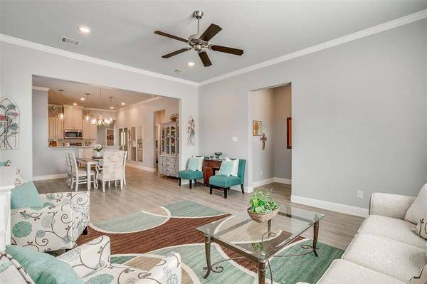 624 Adeline Drive, Burleson, TX 76028