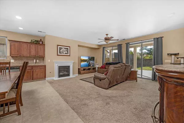 5911 W Donner Avenue, Fresno, CA 93722