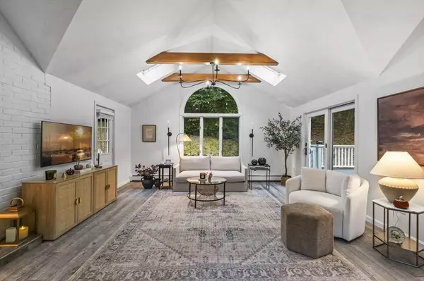 184 Perkins Row, Topsfield, MA 01983