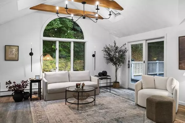 184 Perkins Row, Topsfield, MA 01983