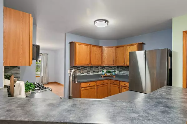 3321 Basswood LN, Dekalb, IL 60115