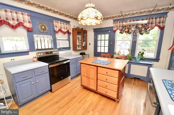 319 TRENTON AVE, Laurel Springs, NJ 08021