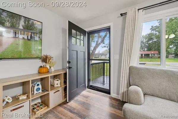 6078 FREEDOM Lane, Flint, MI 48506