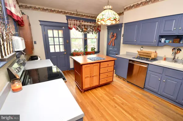 319 TRENTON AVE, Laurel Springs, NJ 08021