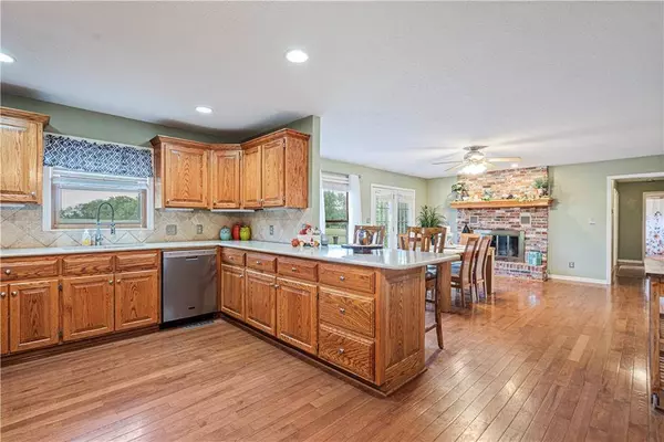 22861 Metcalf AVE, Bucyrus, KS 66013