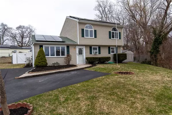 5 Canfield CT, Warwick, RI 02889