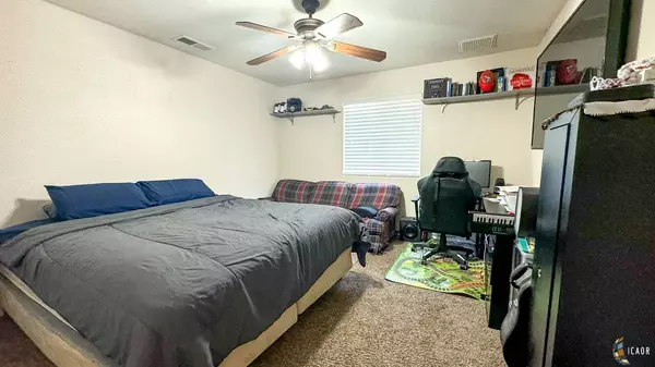 1033 Porter St, Other, CA 93555