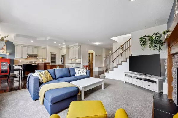 59 Elgin Estates HL SE, Calgary, AB T2Z 4R1