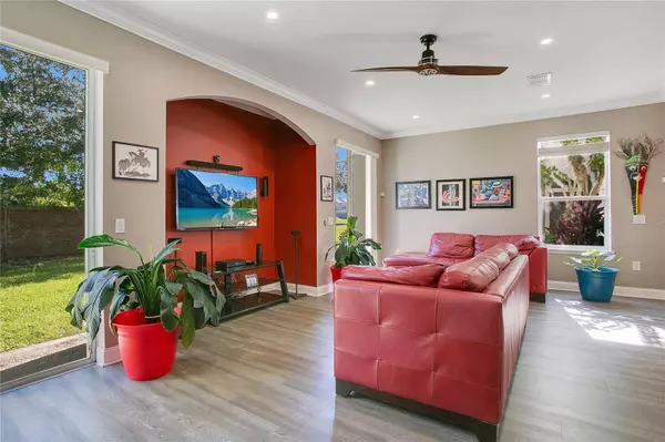 2041 ESTANCIA CIR #2041, Kissimmee, FL 34741