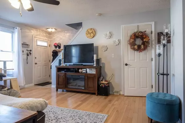 200 Lambert Ter #12, Chicopee, MA 01020