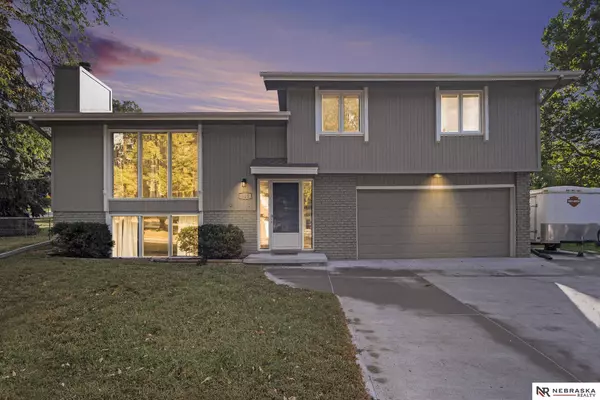 325 N 152nd Street, Omaha, NE 68154