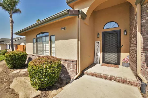 1234 Cedar Lane, Lemoore, CA 93245