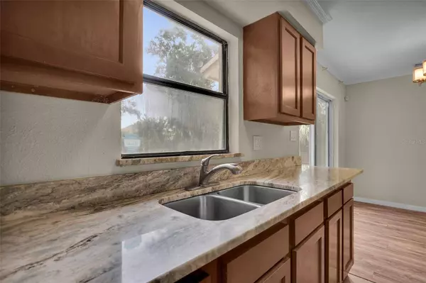 905 S SCOTT AVE, Sanford, FL 32771