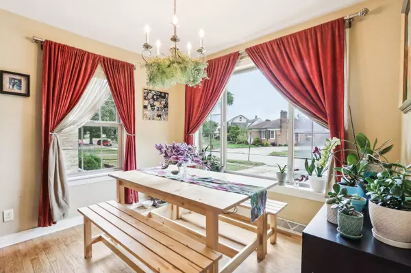 7926 28th Ave, Kenosha, WI 53143